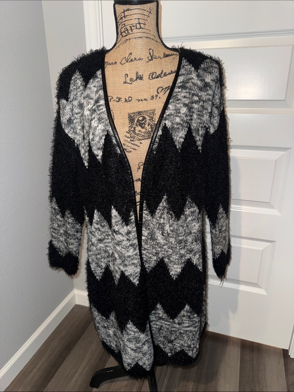 new directions Black & Gray Zigzag Fuzzy Open-Front Cardigan